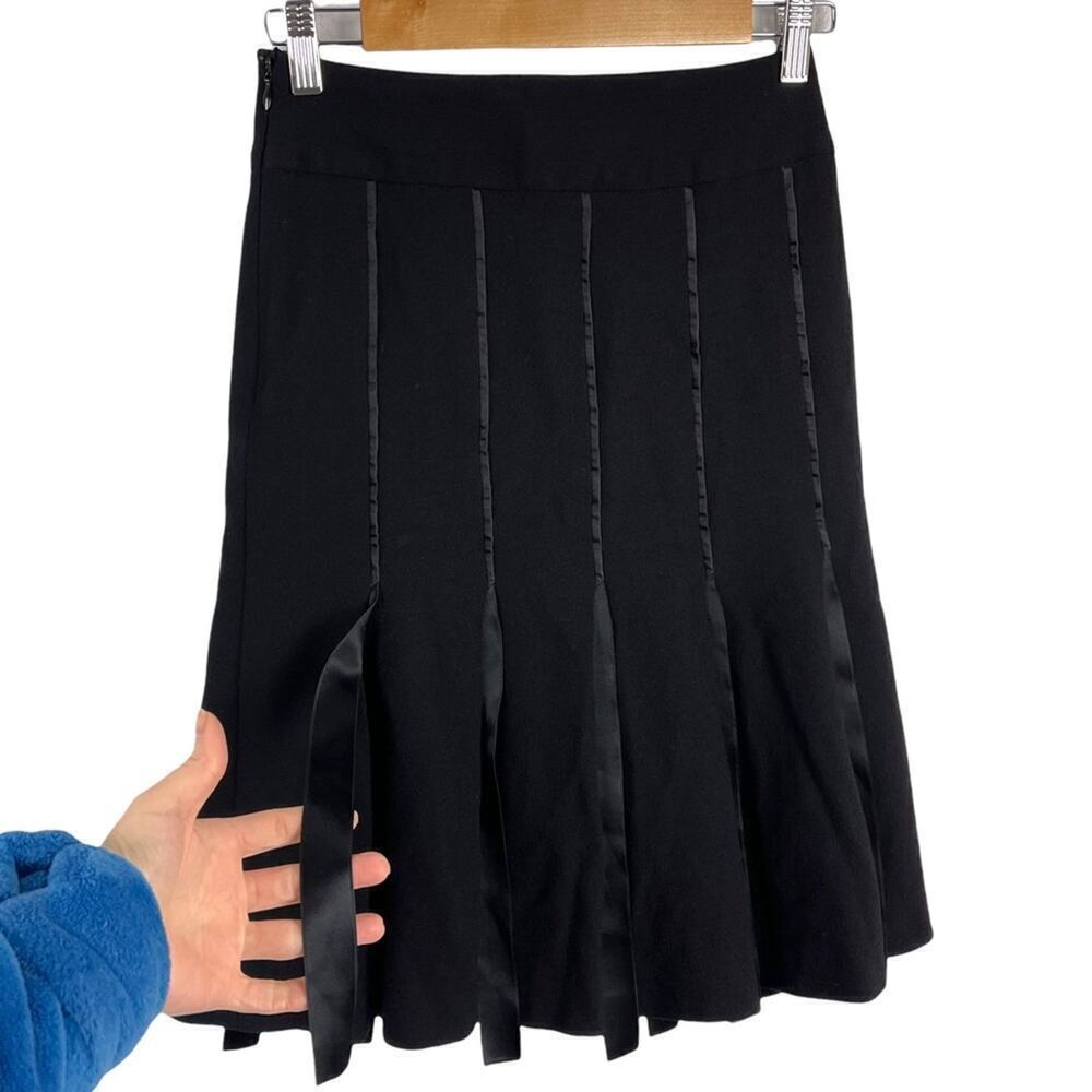 Escada 100% New Wool Pleated Ribbon Accents Knee-Length Black Skirt Size 34